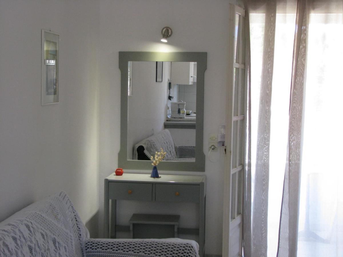 Dolphin Apt & Studios -Next To The Beach 罗达 外观 照片