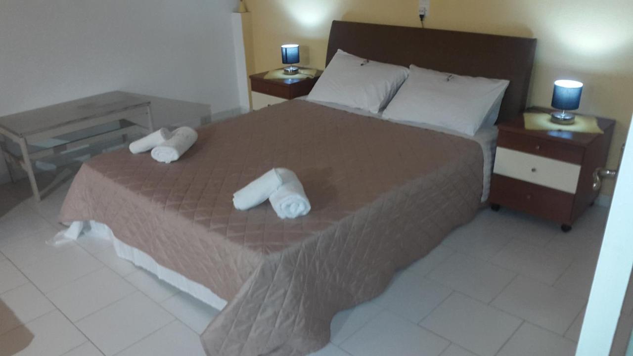 Dolphin Apt & Studios -Next To The Beach 罗达 外观 照片