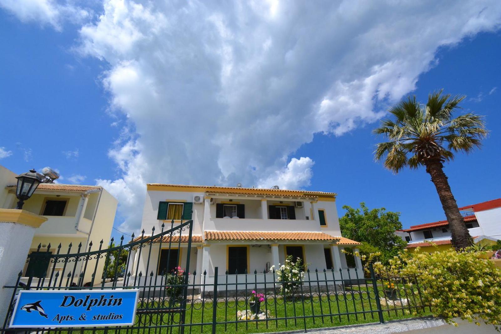 Dolphin Apt & Studios -Next To The Beach 罗达 外观 照片